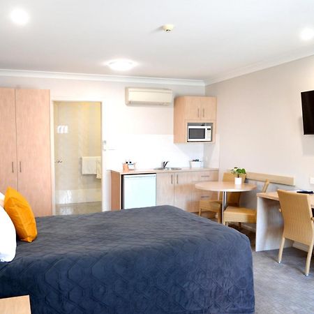 Mackellar Motel Gunnedah Bagian luar foto